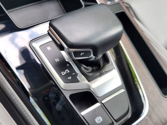Used 2023 Audi Q5 e Premium Plus w/ Premium Plus Package AWD/4WD image 18