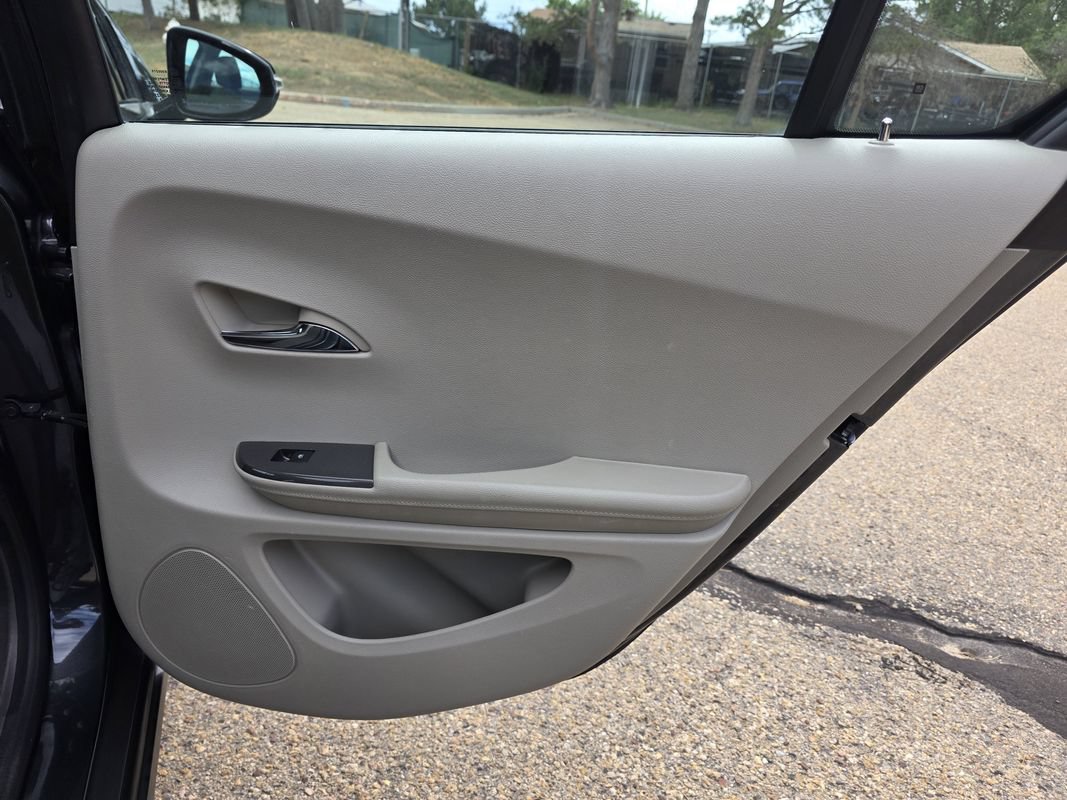 Used 2014 Chevrolet Volt w/ Enhanced Safety Package 1 FWD image 19