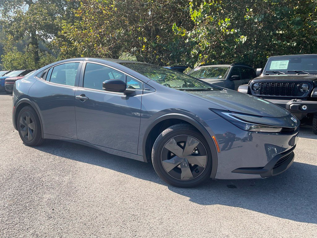 Used 2025 Toyota Prius LE