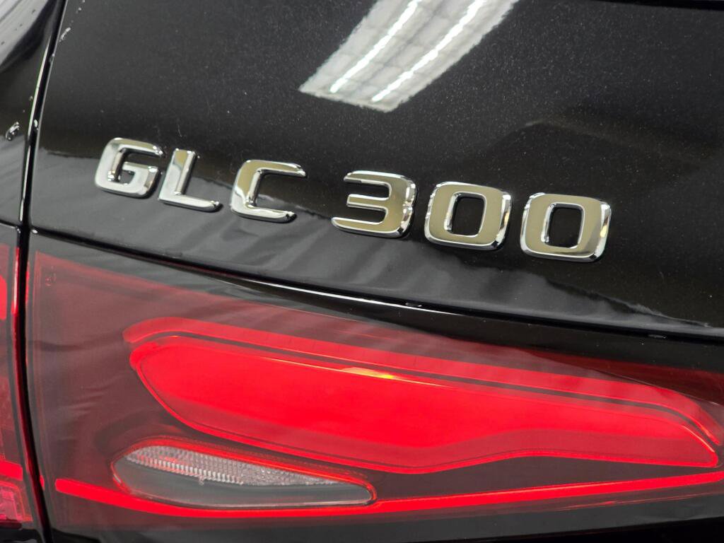 New 2026 Mercedes-Benz GLC 300 4MATIC image 32