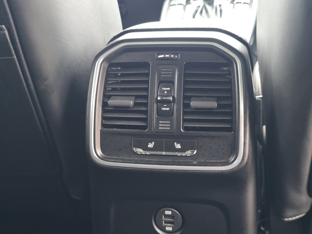 Used 2019 Porsche Macan image 21