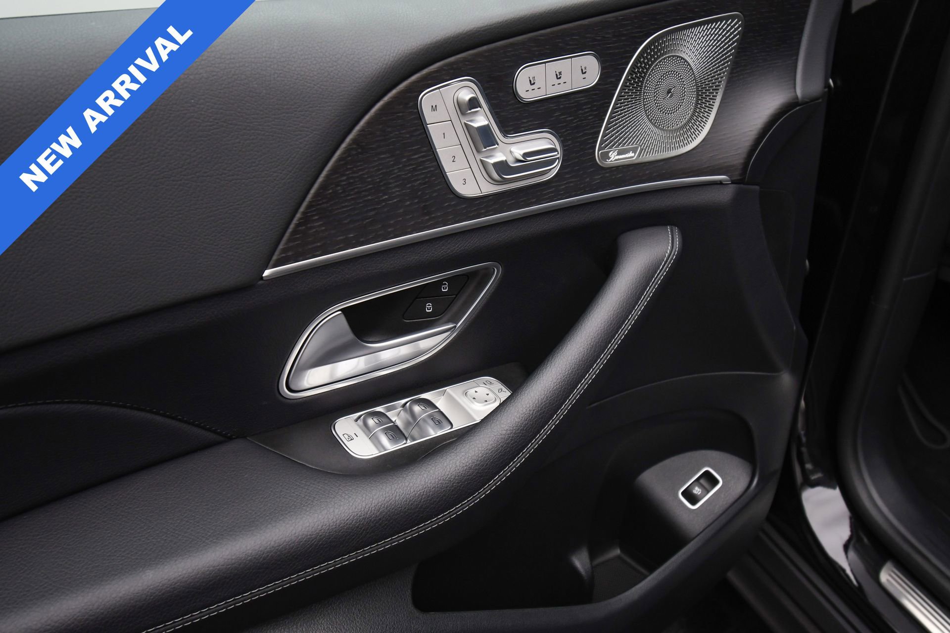 Used 2025 Mercedes-Benz GLS 450 4MATIC image 46