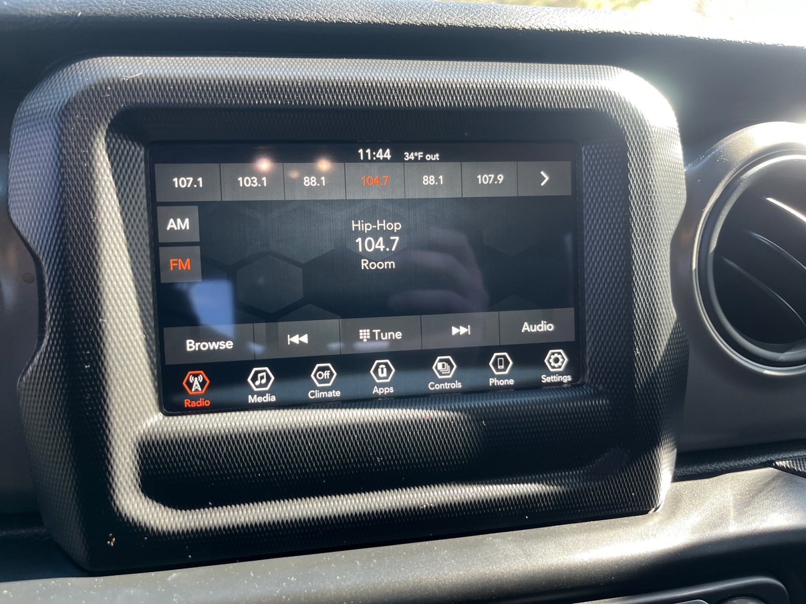 Used 2022 Jeep Gladiator Sport image 28