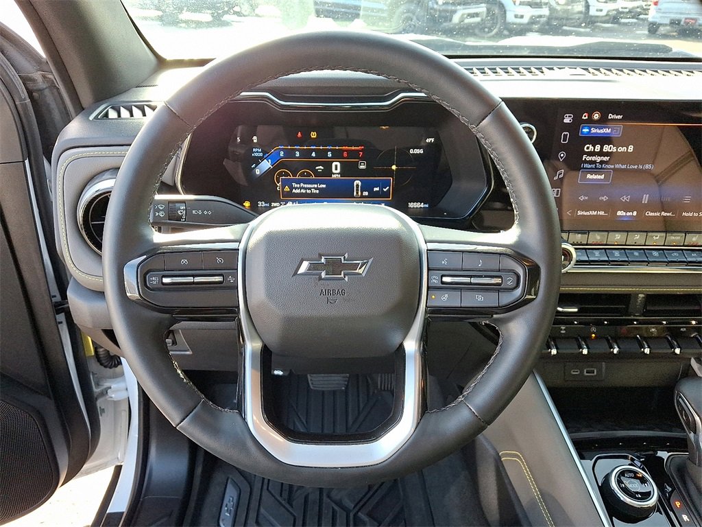 Used 2023 Chevrolet Colorado ZR2 w/ ZR2 Convenience Package III image 19