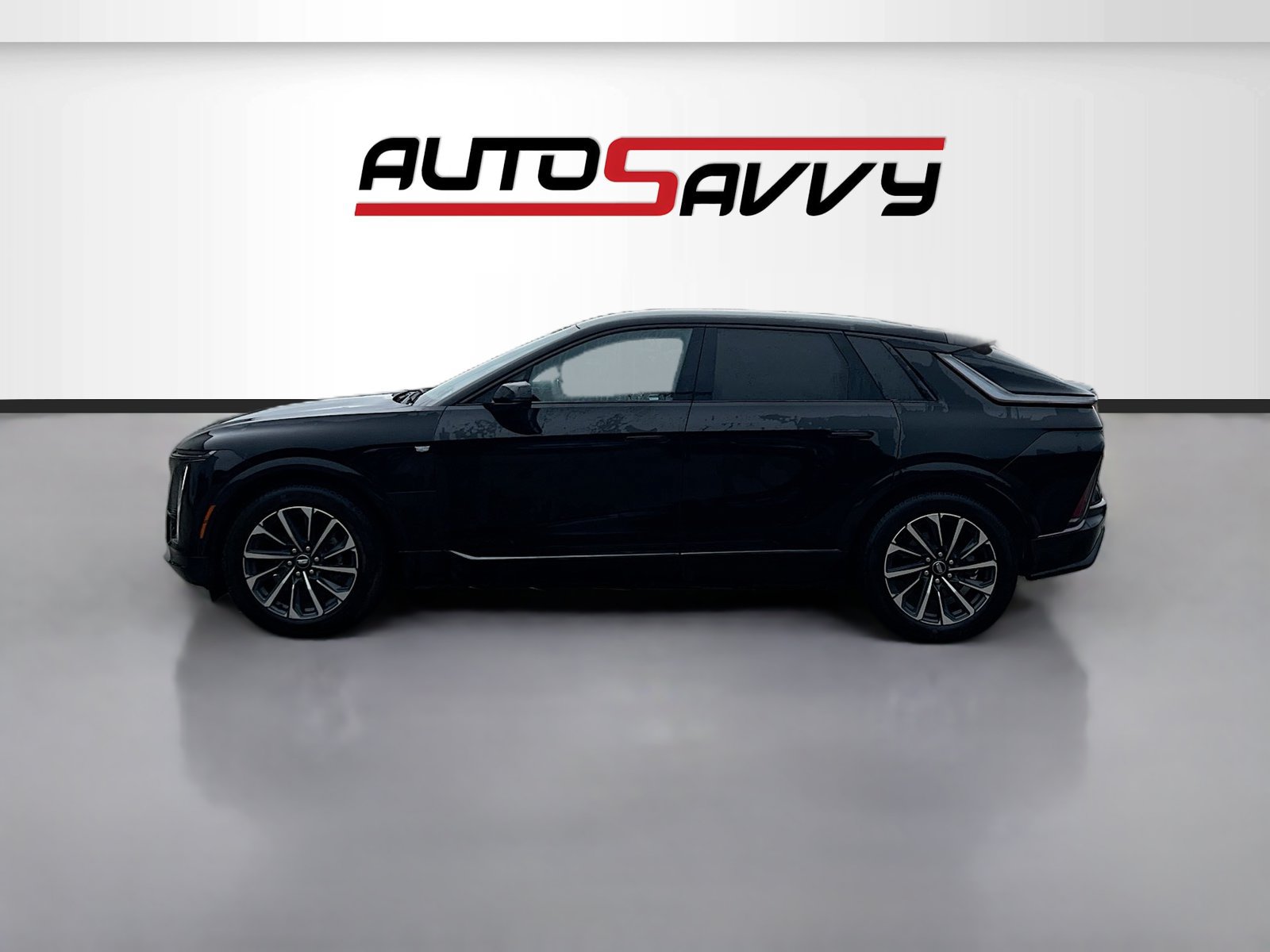 Used 2025 Cadillac Lyriq Sport AWD/4WD image 4