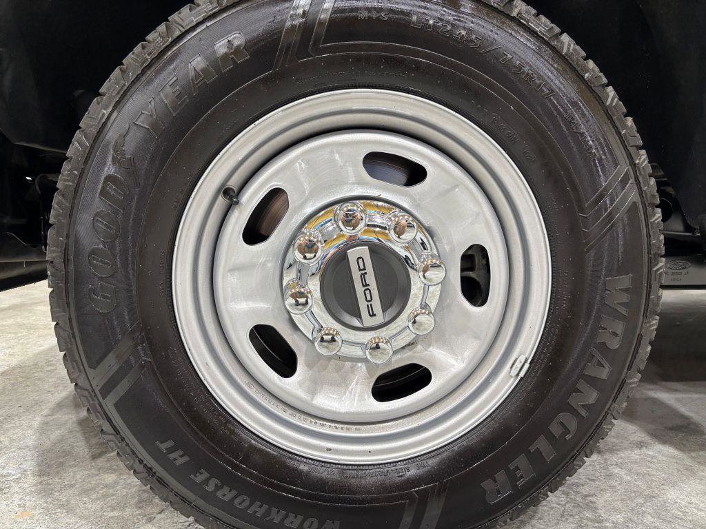 Used 2022 Ford F250 XL w/ Power Equipment Group RWD image 25