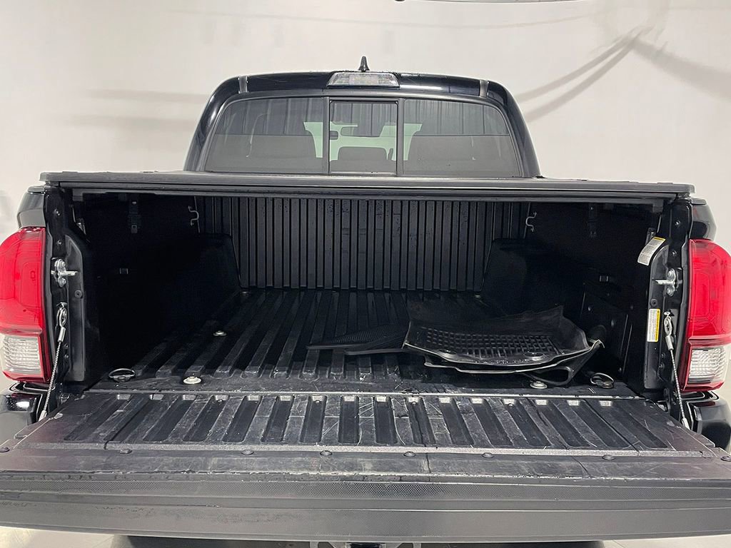 Used 2022 Toyota Tacoma SR image 5