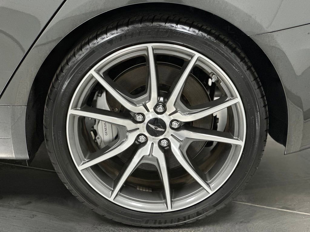 Used 2025 Genesis G70 2.5T image 25