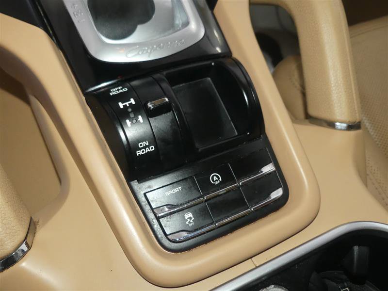 Used 2017 Porsche Cayenne Platinum Edition AWD/4WD image 40