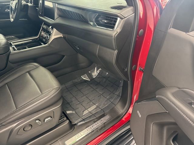 Used 2023 GMC Yukon XL Denali AWD/4WD image 29