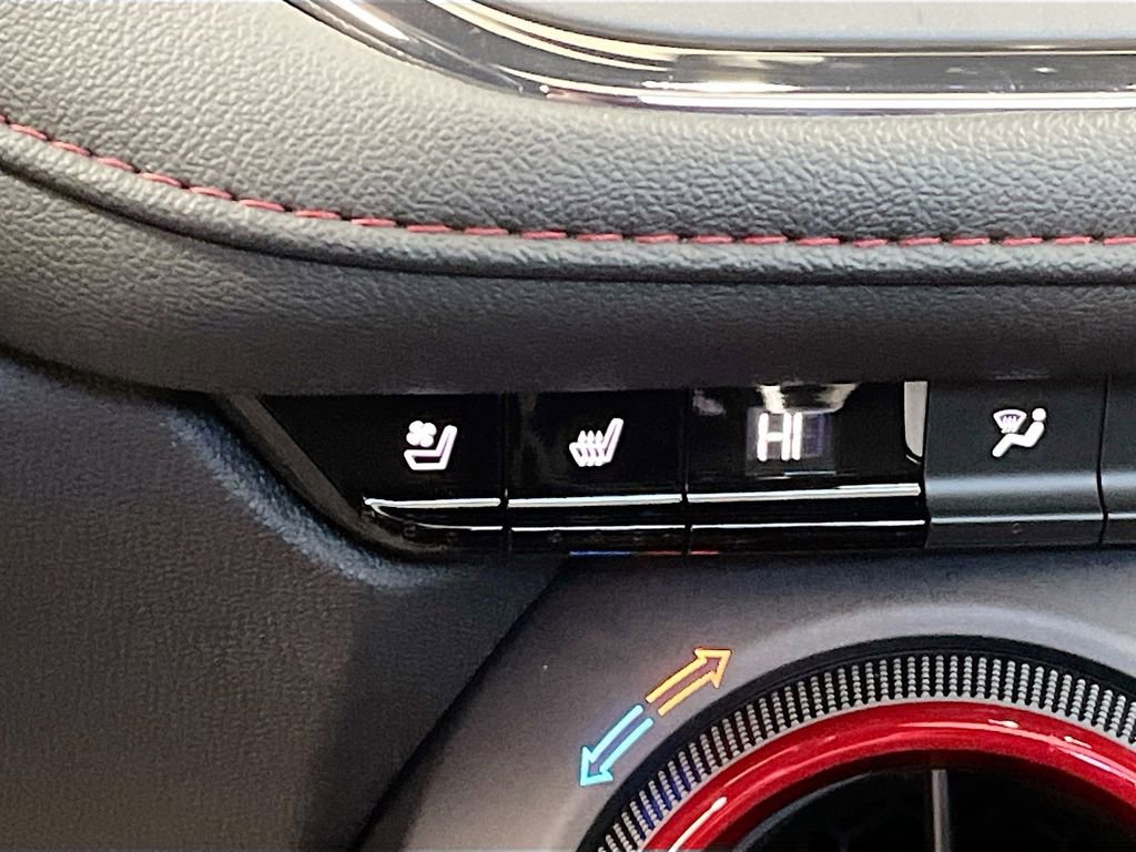 Used 2025 Chevrolet Blazer RS w/ Driver Confidence II Package image 21