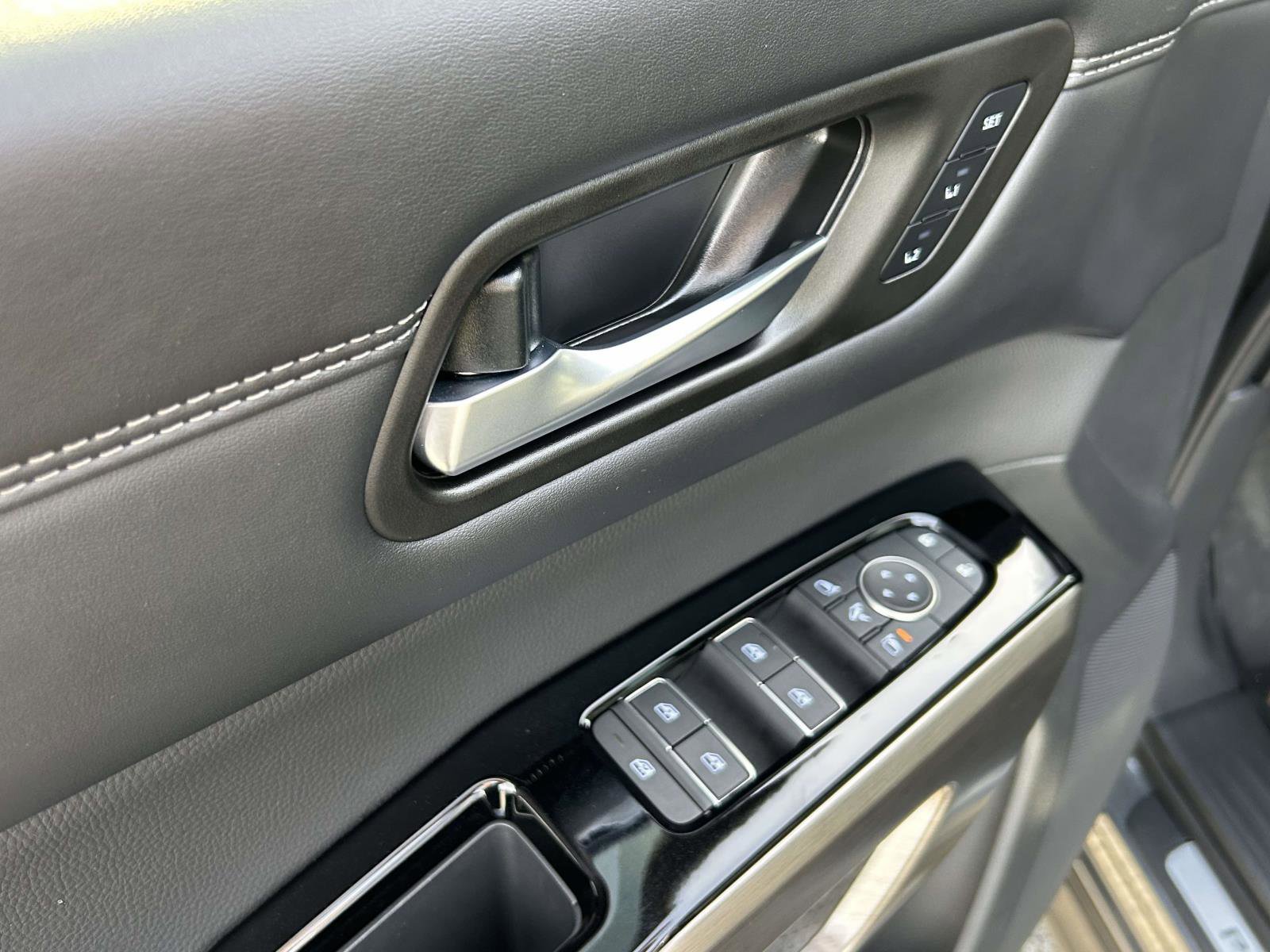 Used 2025 Nissan Pathfinder Platinum w/ Cargo Package image 21