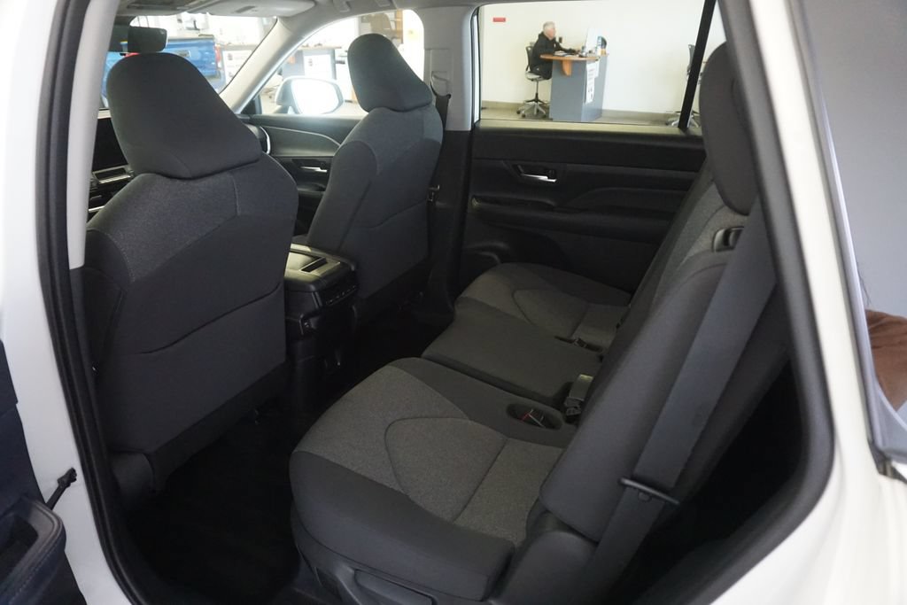 Certified 2025 Toyota Grand Highlander FWD image 21