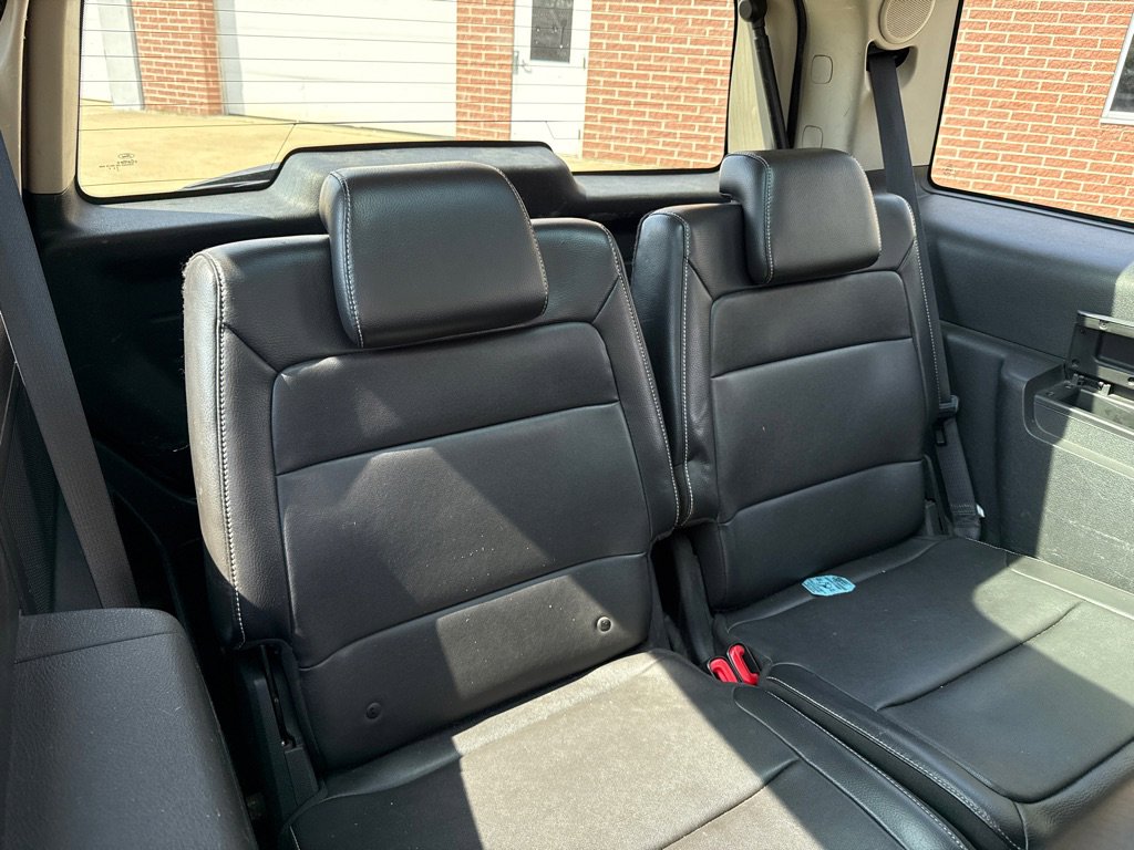 Used 2010 Ford Flex SEL FWD image 16