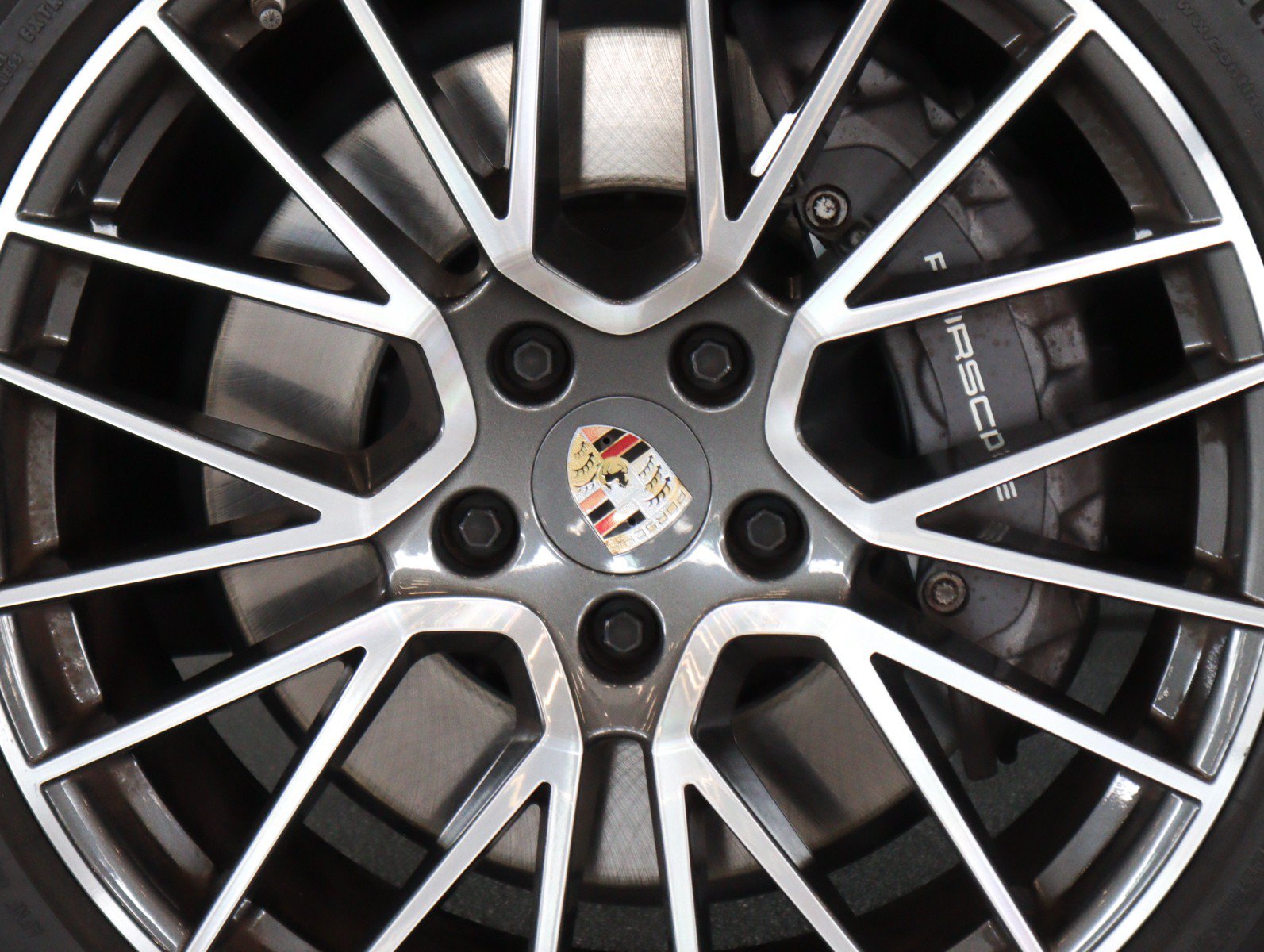 Certified 2023 Porsche Cayenne AWD/4WD image 13