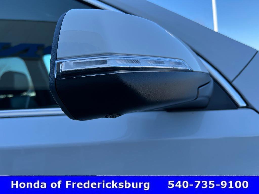 Used 2023 Chevrolet Traverse LT w/ LT Premium Package image 16