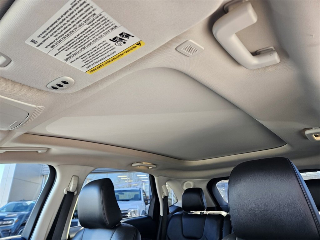 Used 2022 Ford Edge Titanium image 15