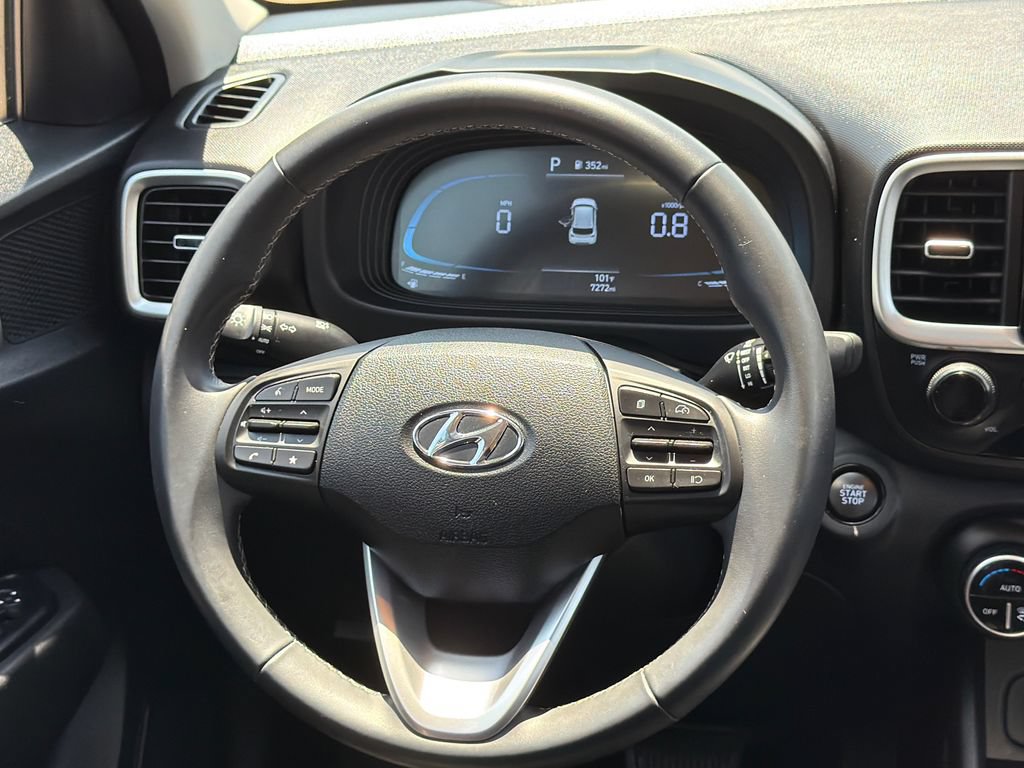 Used 2026 Hyundai Venue SEL FWD image 13