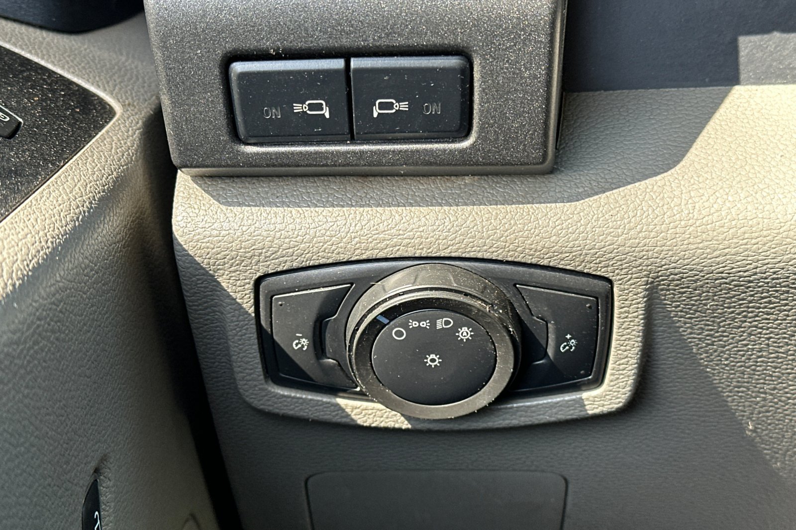 Used 2022 Ford F550 Luxury RWD image 24