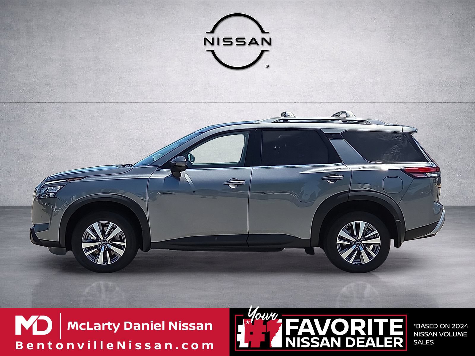 Used 2025 Nissan Pathfinder SL AWD/4WD video 3