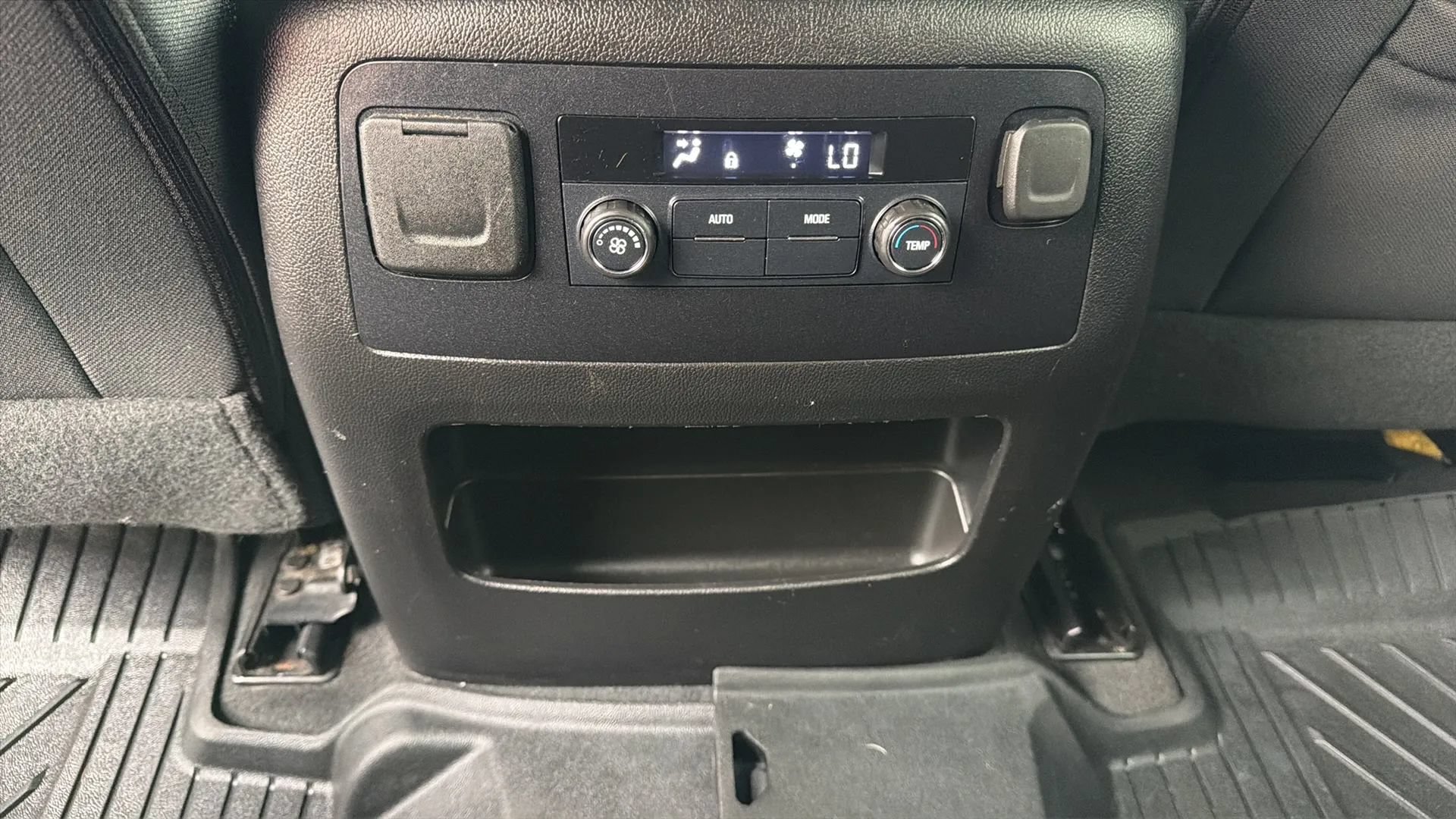 Used 2019 Chevrolet Tahoe LS AWD/4WD image 28
