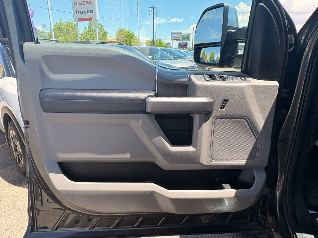 Used 2019 Ford F350 XLT w/ XLT Premium Package AWD/4WD image 13