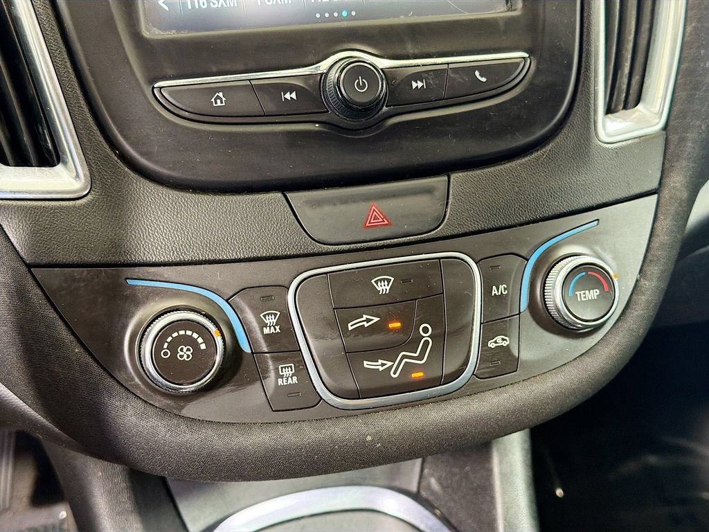 Used 2018 Chevrolet Malibu LT FWD image 16