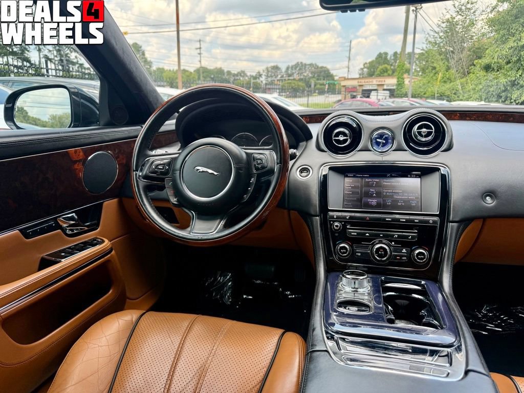 Used 2012 Jaguar XJ RWD image 16