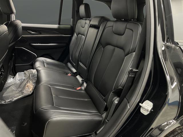 New 2025 Jeep Grand Cherokee Limited w/ Trailer Tow Package image 30