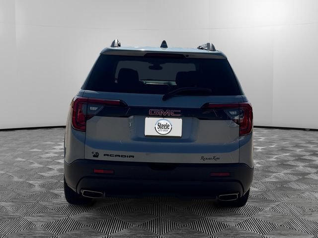 Used 2023 GMC Acadia SLT w/ Elevation Edition FWD image 4