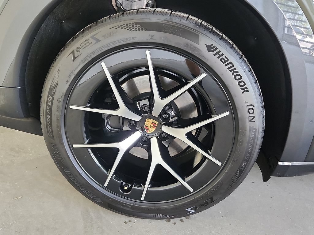 New 2026 Porsche Cayenne Electric AWD/4WD image 10