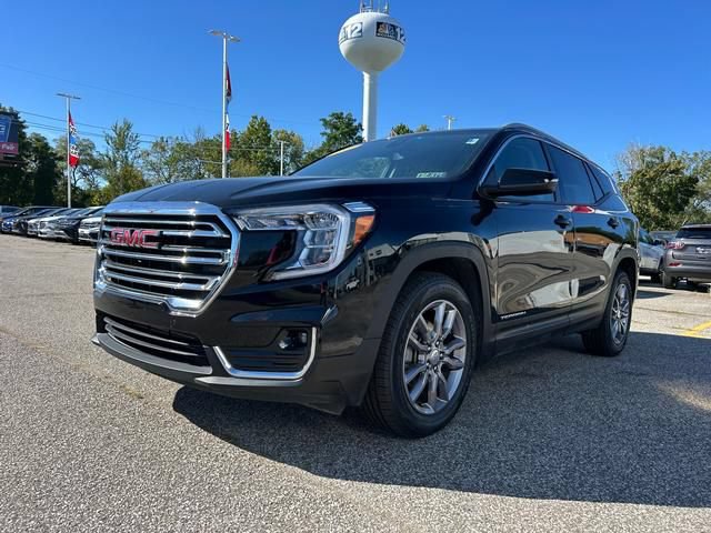 Used 2024 GMC Terrain SLT AWD/4WD image 7