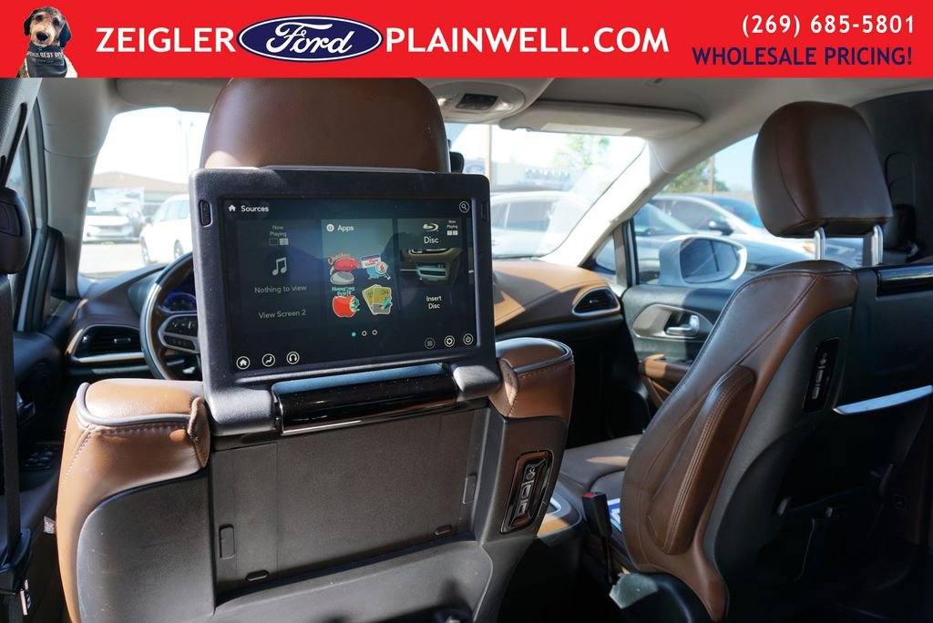 Used 2019 Chrysler Pacifica Limited w/ Advanced Safetytec Group FWD image 15