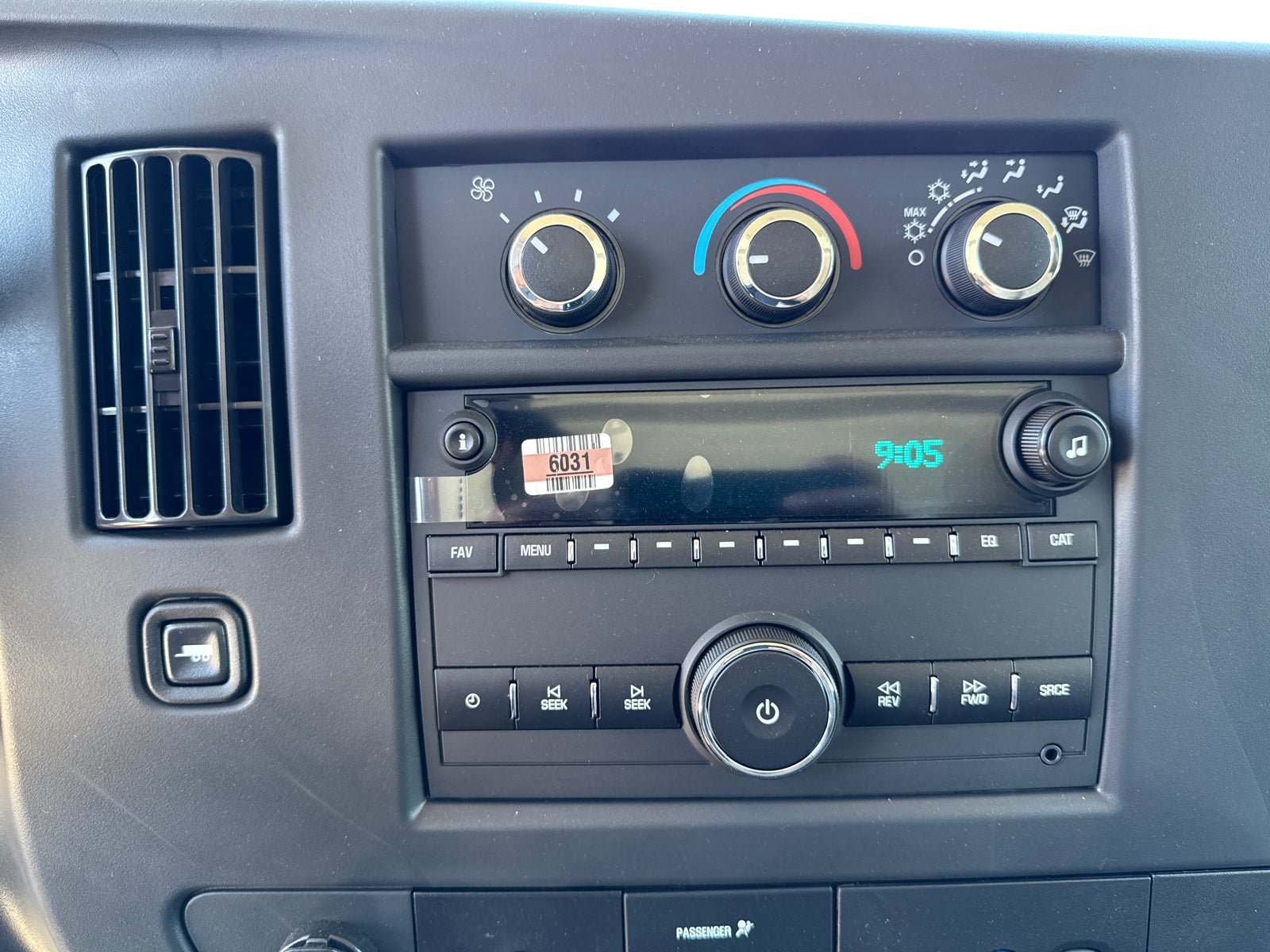 New 2025 GMC Savana 3500 w/ Power Convenience Package RWD image 30