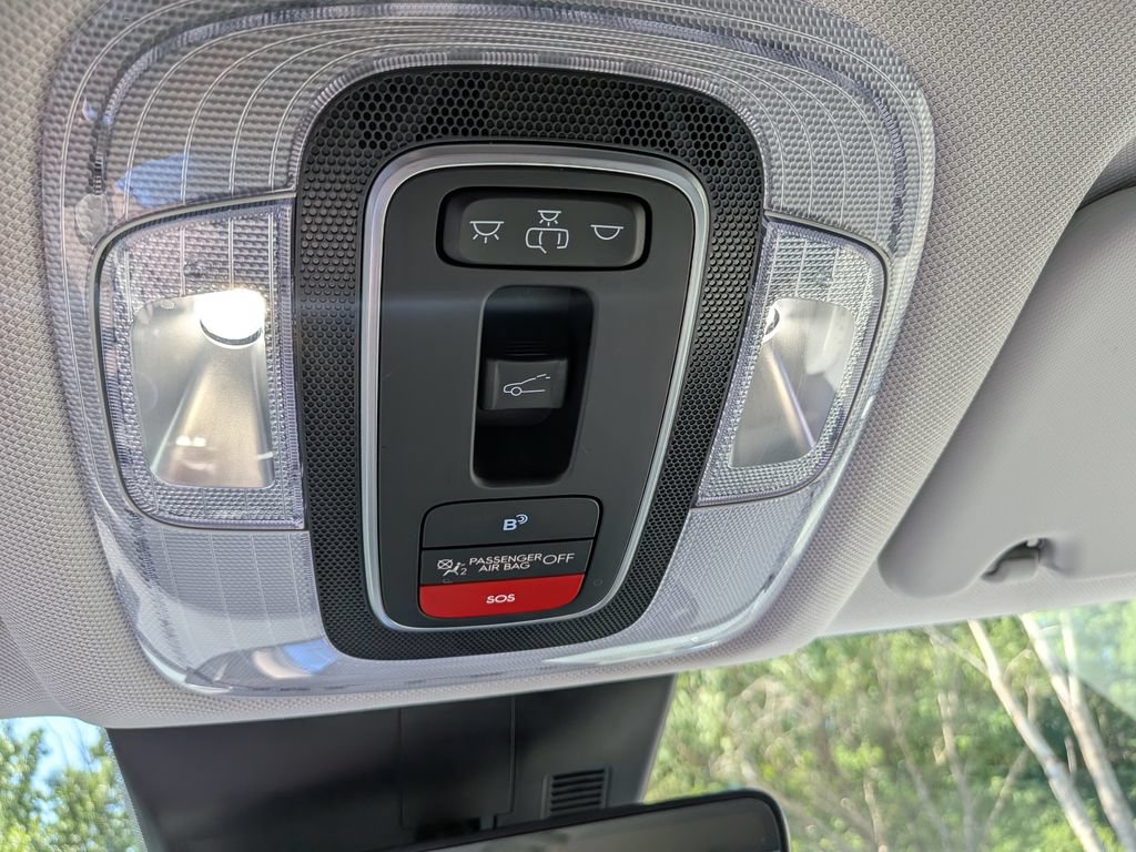 Used 2024 Hyundai Kona Limited AWD/4WD image 27