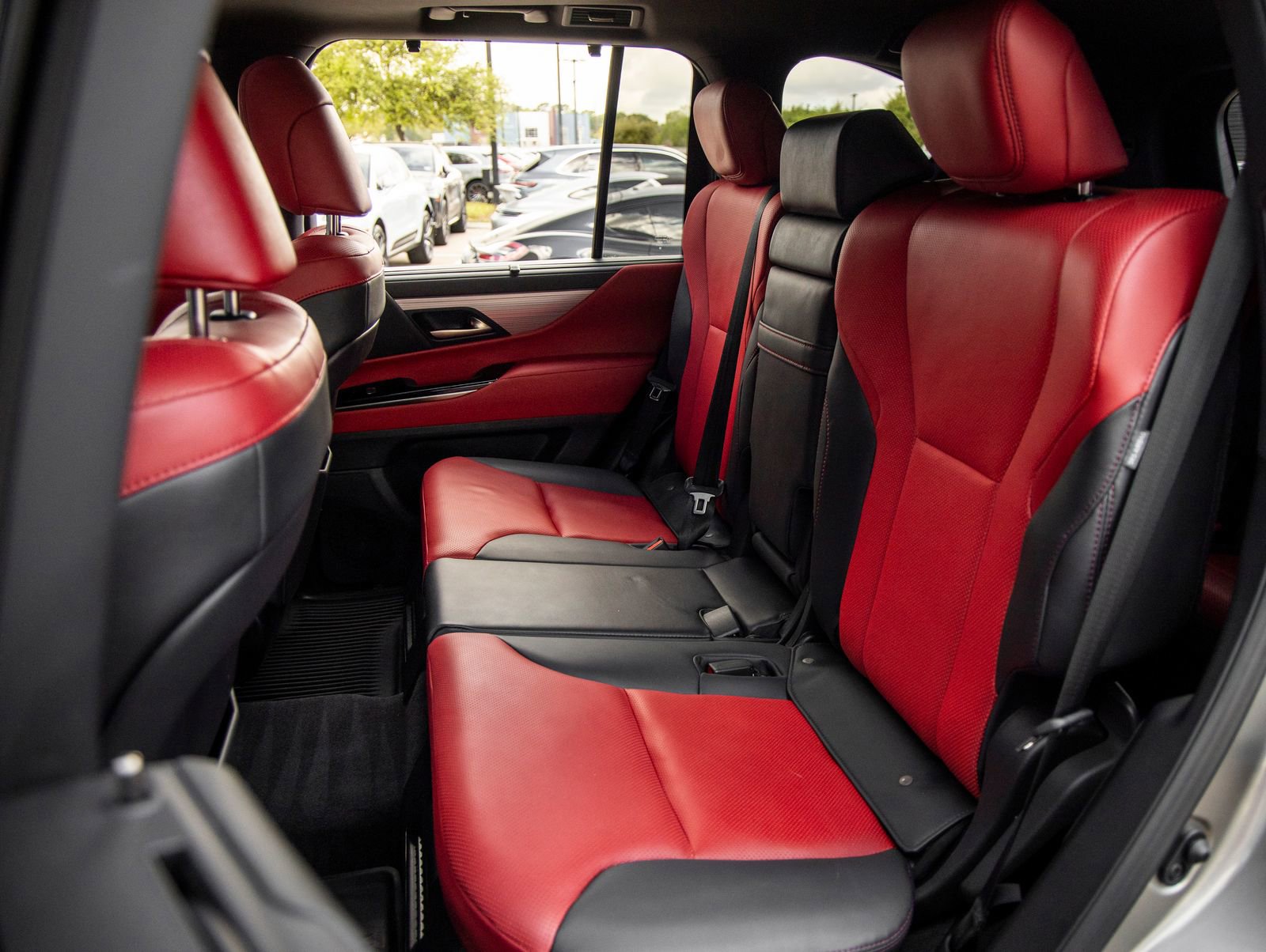 Used 2023 Lexus LX 600 F Sport w/ Accessory Package (Z1) image 35