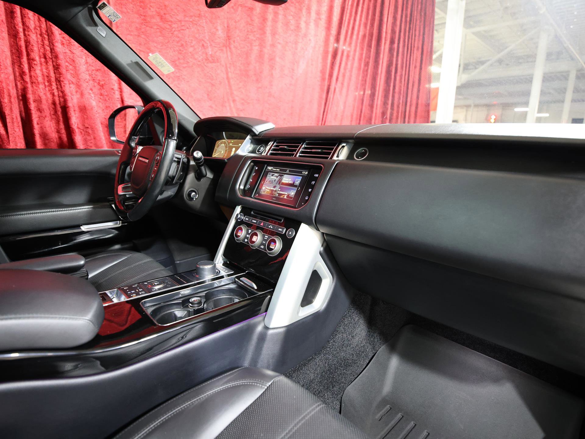 Used 2016 Land Rover Range Rover Supercharged image 25