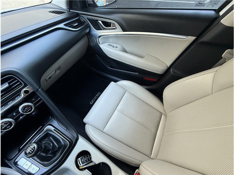 Used 2019 Genesis G70 2.0T Sport RWD image 13