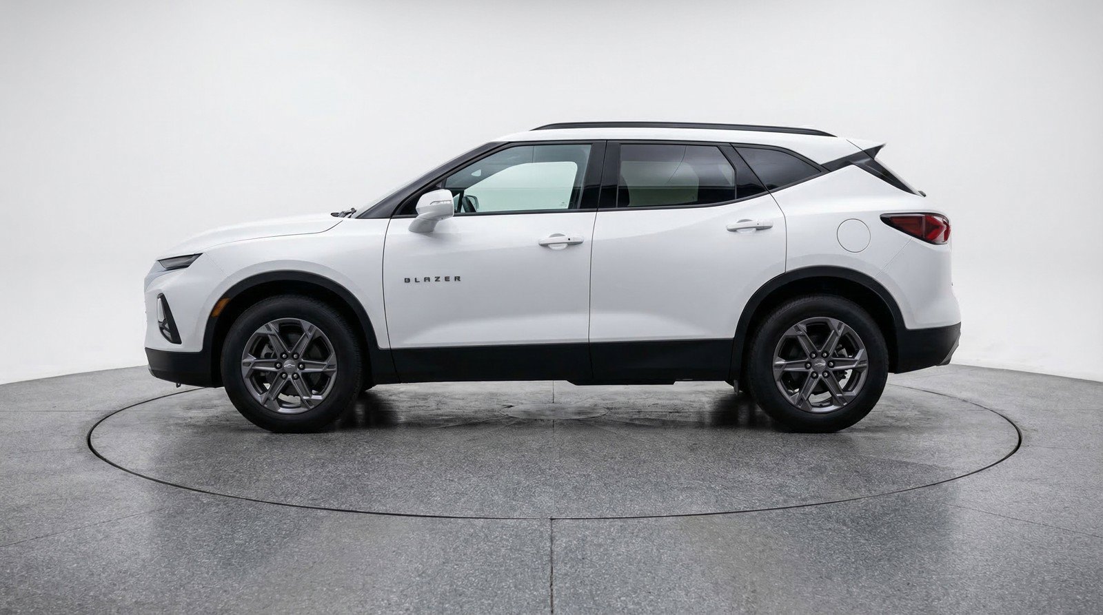 Used 2025 Chevrolet Blazer LT FWD image 5