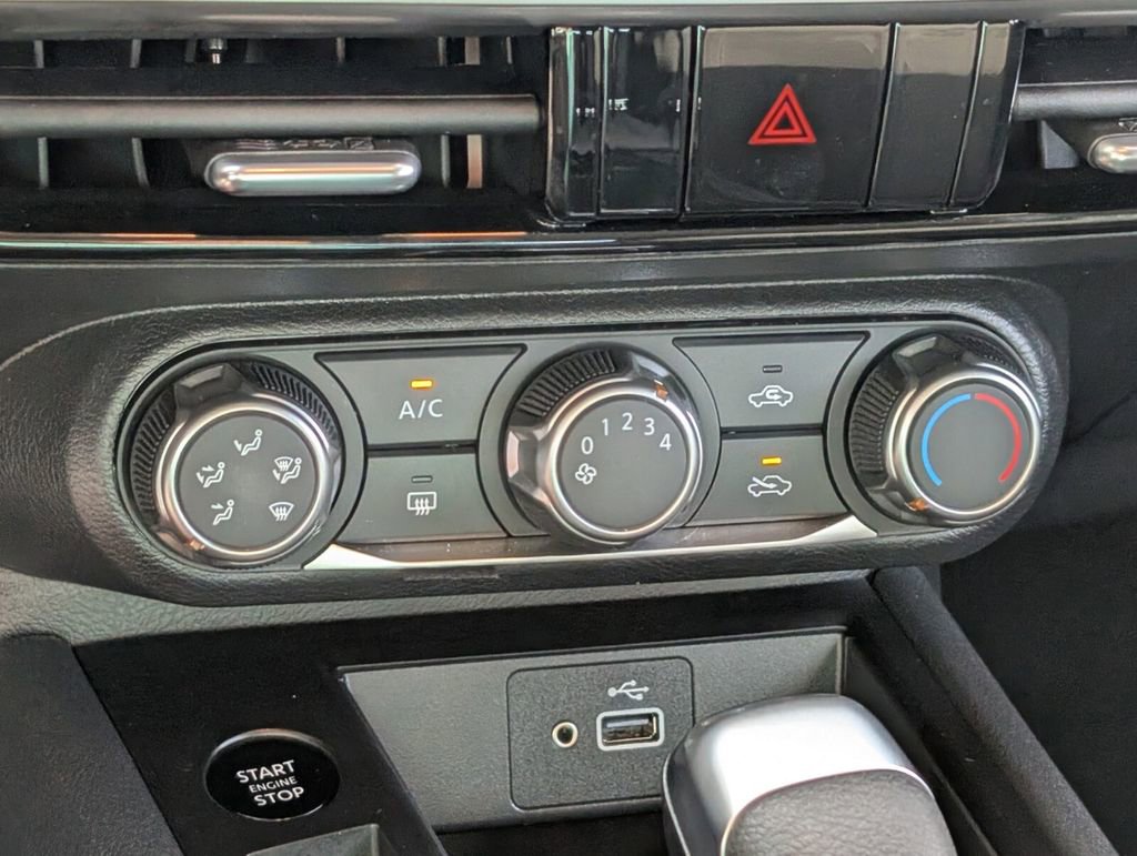 Certified 2025 Nissan Kicks S image 18