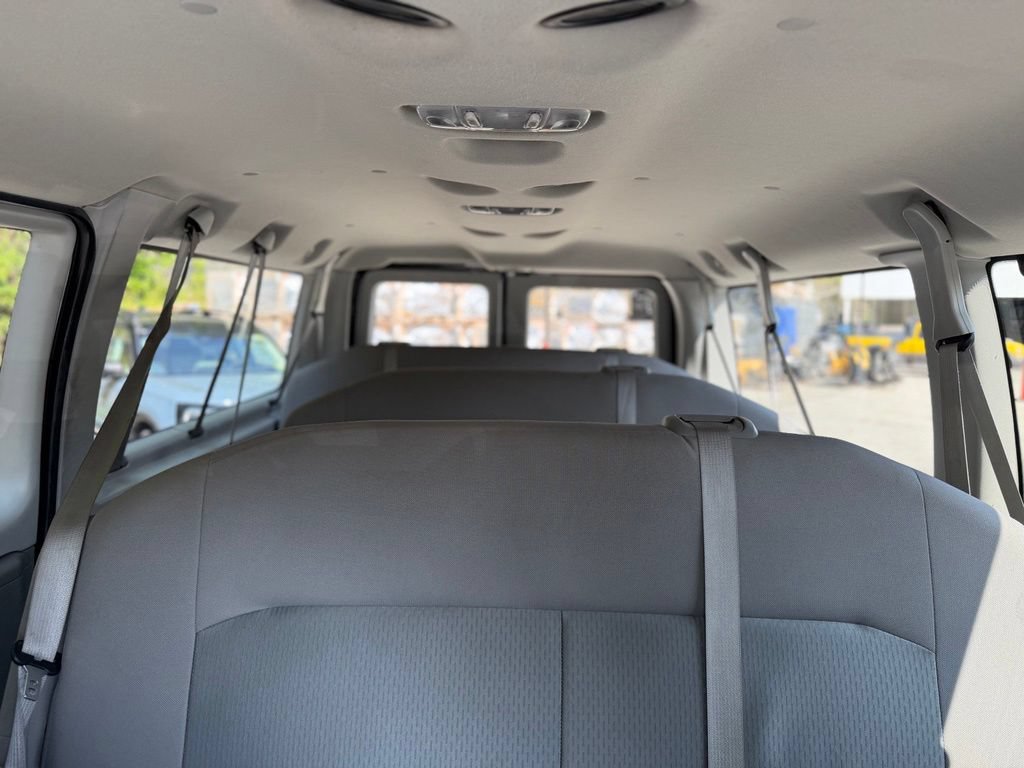 Used 2014 Ford E-350 and Econoline 350 XLT RWD image 25