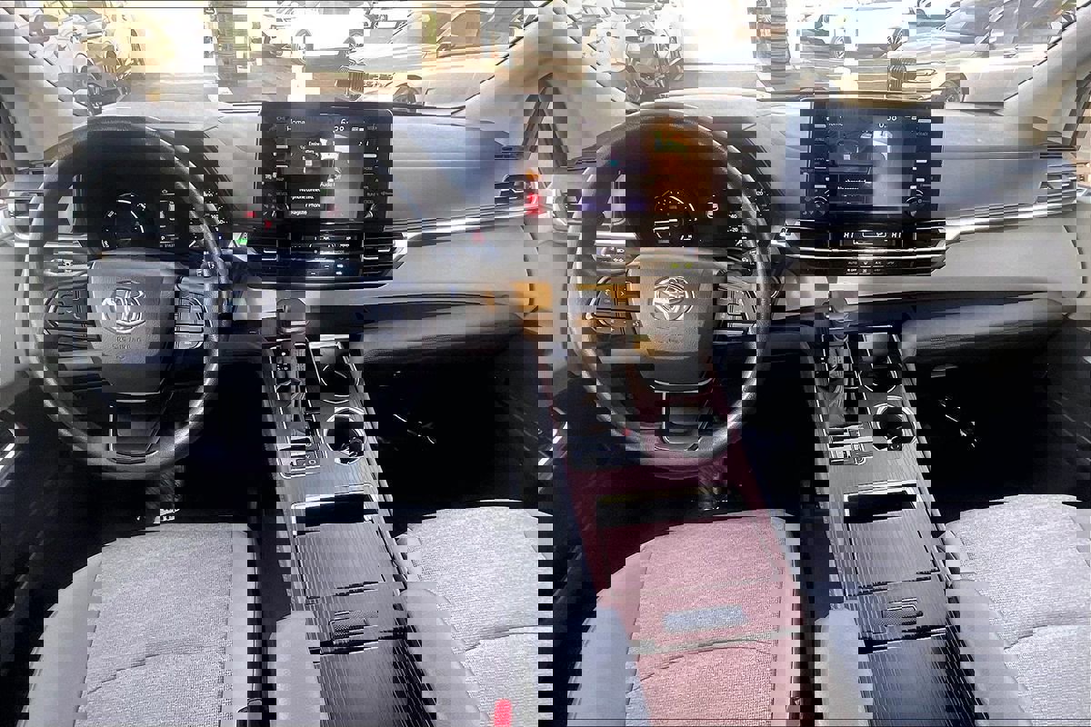 Used 2023 Toyota Sienna LE image 22