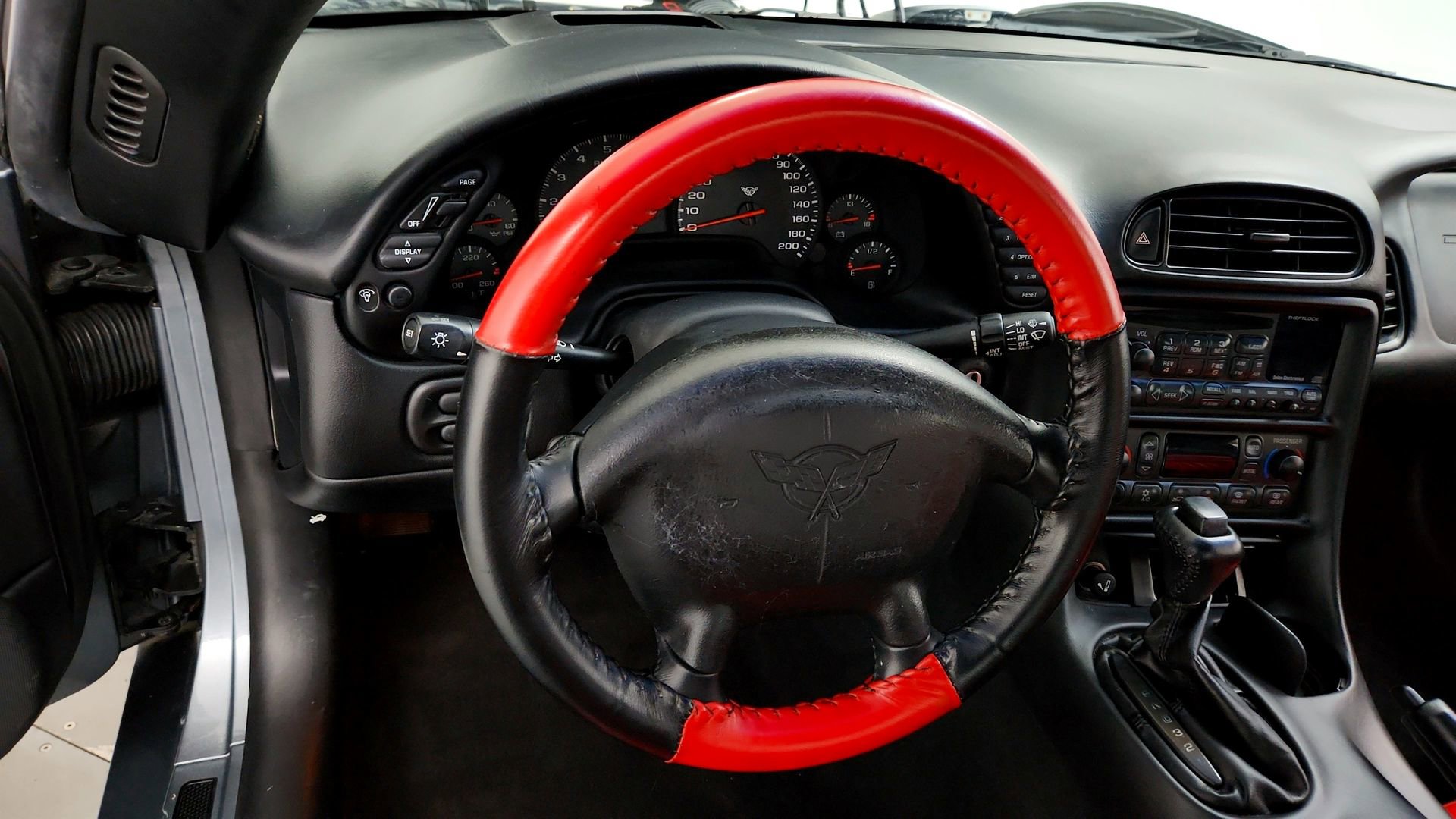 Used 2004 Chevrolet Corvette Convertible w/ Preferred Equipment Group RWD image 13