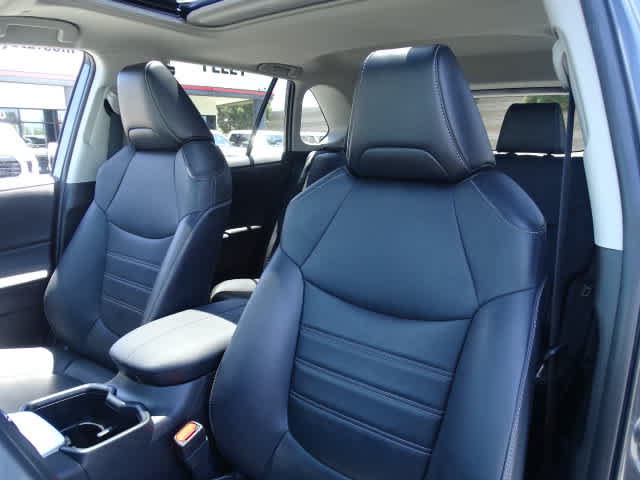Used 2023 Toyota RAV4 XLE Premium AWD/4WD image 18
