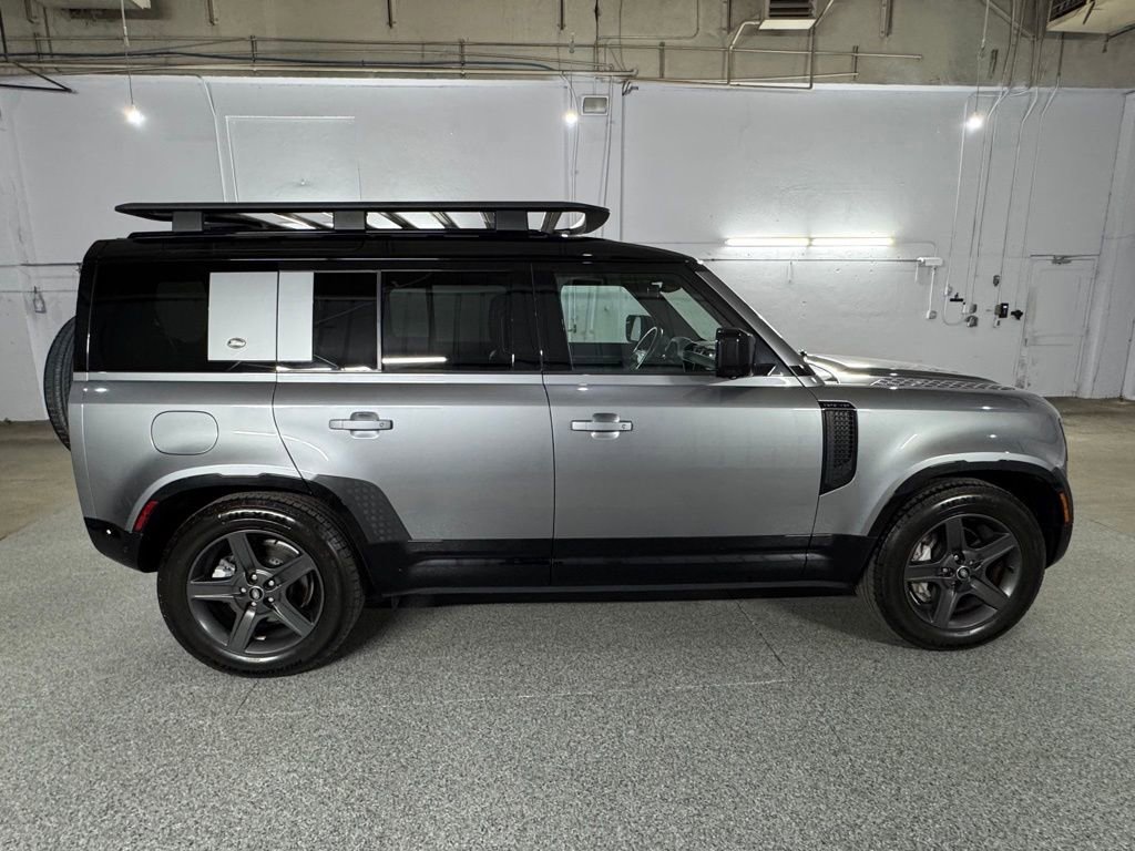 Used 2022 Land Rover Defender 110 X-Dynamic SE AWD/4WD image 10