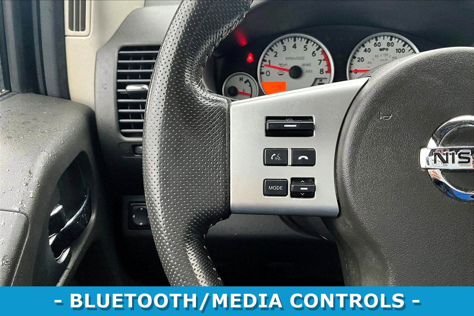 Used 2014 Nissan Frontier PRO-4X image 11