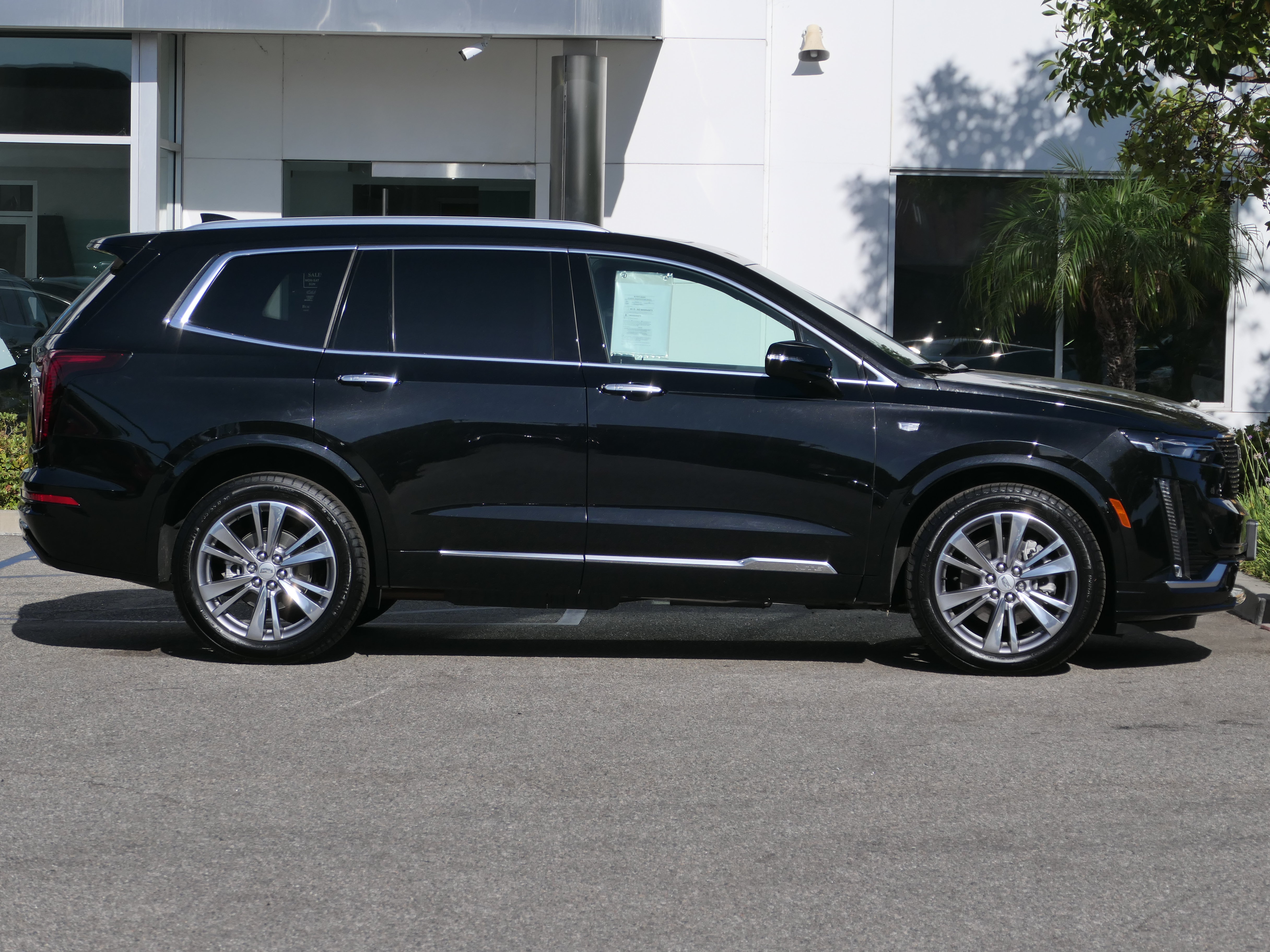 New 2025 Cadillac XT6 Premium Luxury FWD image 7