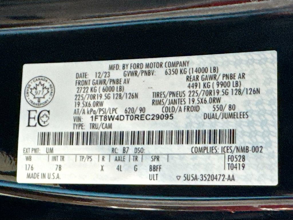 Used 2024 Ford F450 Platinum w/ FX4 Off-Road Package image 32