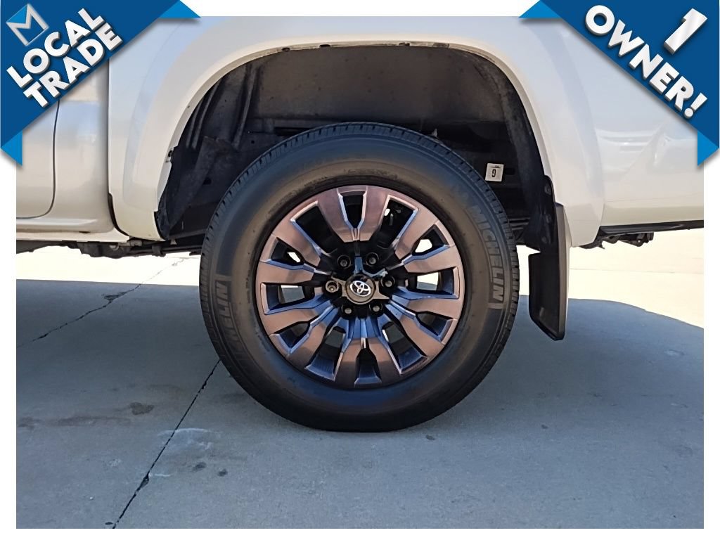Used 2022 Toyota Tacoma Limited w/ Nightshade Package AWD/4WD image 19