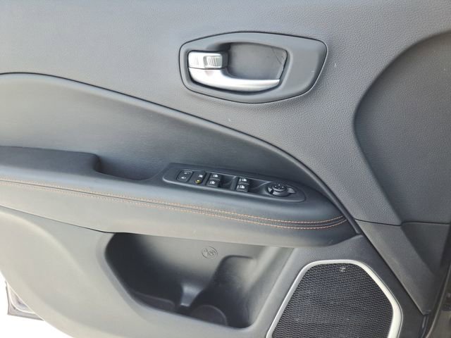 Used 2017 Jeep Compass Limited image 18